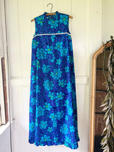 Load image into Gallery viewer, Aikane Fashions Mu&#39;umu&#39;u
